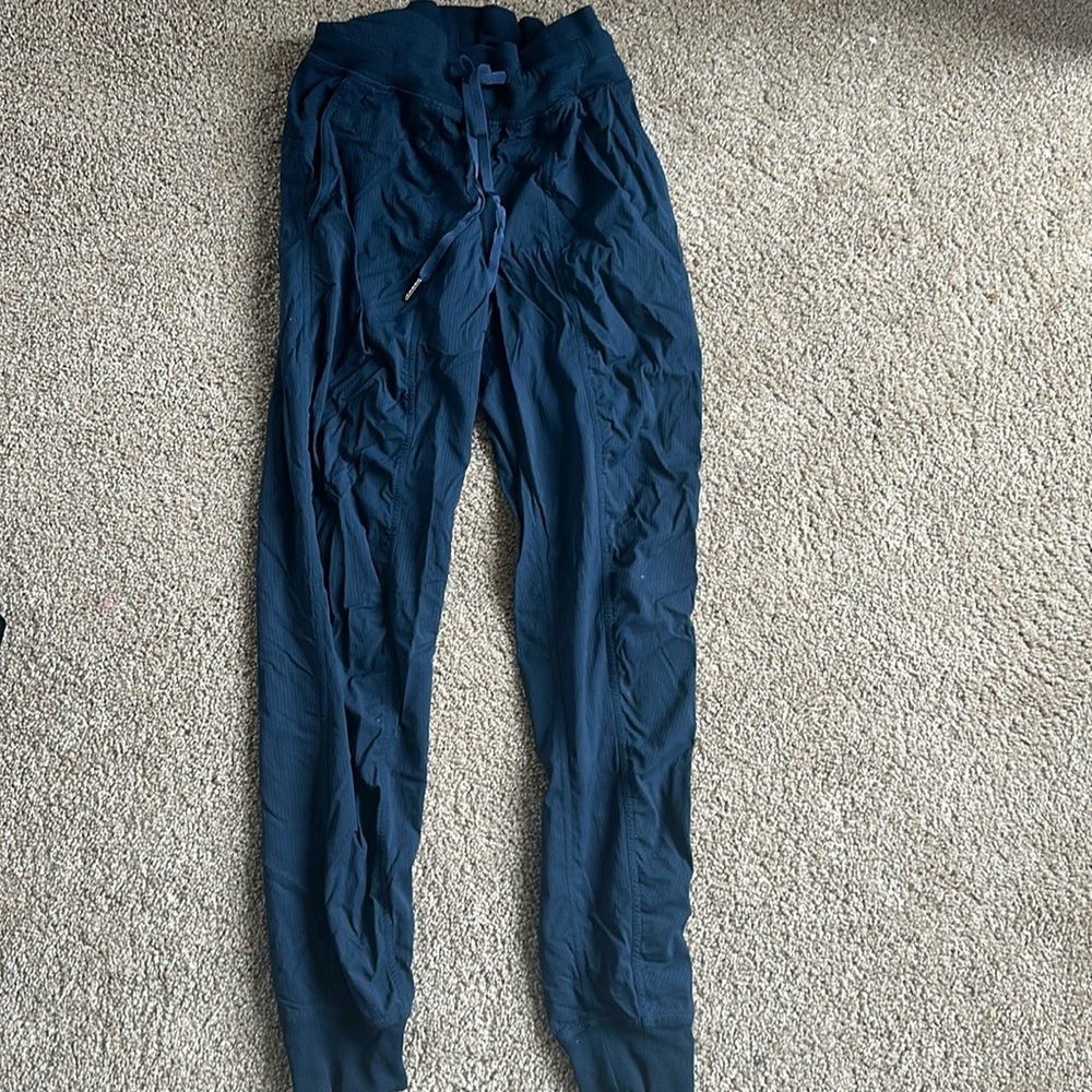 lululemon dance studio mid rise joggers- navy size 4